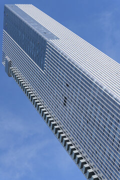 exterior of 19 Duncan, designed by Hariri Pontarini Architects - a modern 58-storey tower, housing Thomson Reuters offices, a luxury hotel, and residential units
