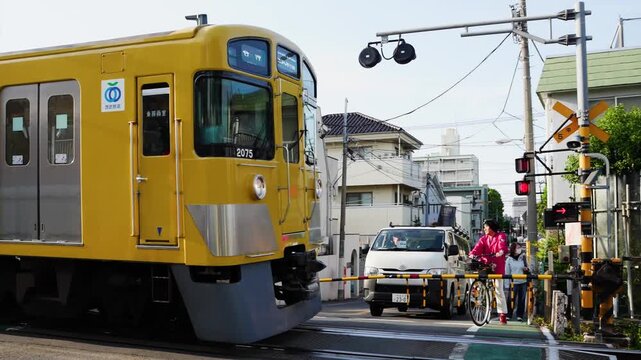 西武新宿線・2000系