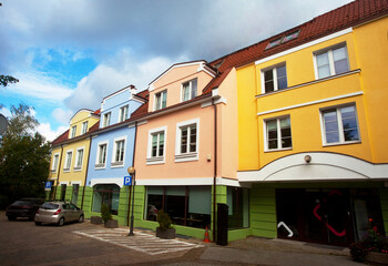 Kolorowe kamienice w centrum miasta, Olsztyn, Polska, Colorful tenement houses in the city center, Olsztyn, Poland © 123108 Aneta