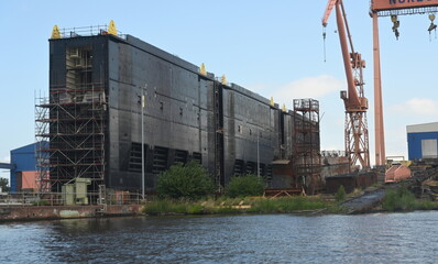Obraz premium Dock im Hafen von Emden