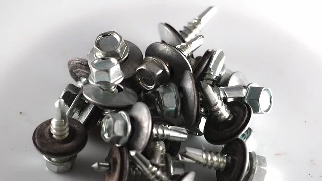 Metal self tapping roofing screws rotating