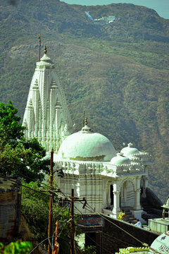 Girnar Parvat temples in Junagadh, Gujarat, is an ancient, sacred mountain complex featuring 866 Hindu and Jain temples spread across five peaks.