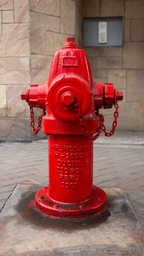 Toma de agua para bomberos en la ciudad de Lima, Per&uacute;.