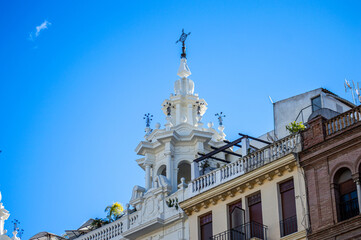 Fototapeta premium Tendillas Square lively urban plaza surrounded by historic buildings and city life in Cordoba, Spain.