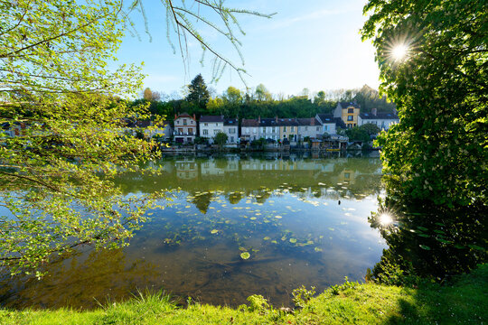 Loing river in Nemours city. &Icirc;le-de-France region 