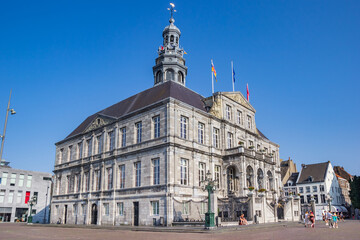 Obraz premium Historic town hall on the central market square of Maastricht