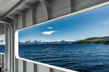 Blick von der fähre auf den Tysjord in Norwegen