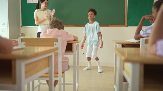 Schoolgirl presenting in front of class with teacher observing and classmates listening, representing communication skills and confidence in learning