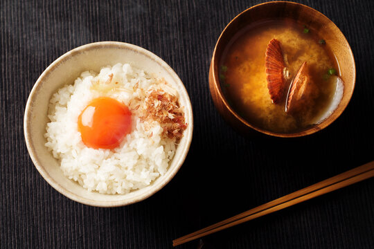 卵かけご飯」の写真素材 | 3,667件の無料イラスト画像 | Adobe Stock