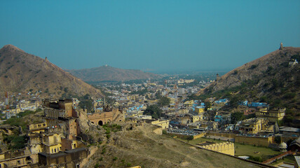 Obraz premium Hill of Rajasthan, City wall of Jaipur, Beautiful scenery 3