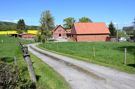 Traditionelles Schaumburger Bauernhaus aus roten Ziegelsteinen
