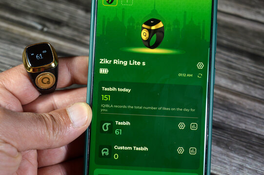 Cairo, Egypt, April 21 2026:The  IQibla Zikr Ring Lite S, a smart wearable device designed for Muslim prayer tracking and reminders, includes a digital tasbih (tally) counter, a prayer time reminder
