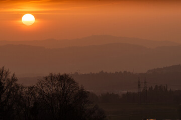 Obraz premium Sonnenuntergang über dem Üetliberg