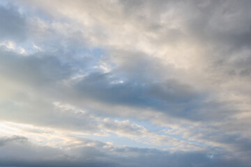 Fototapeta premium 春の風景 雲が多い夕方の空10