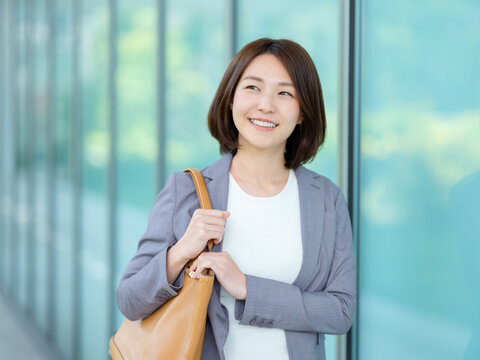ビジネス　女性