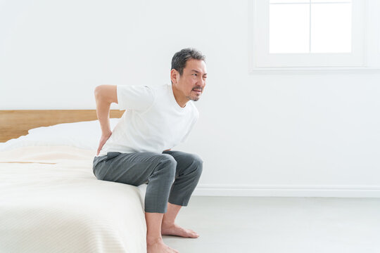 腰痛・腰の痛みに苦しむ中高年男性