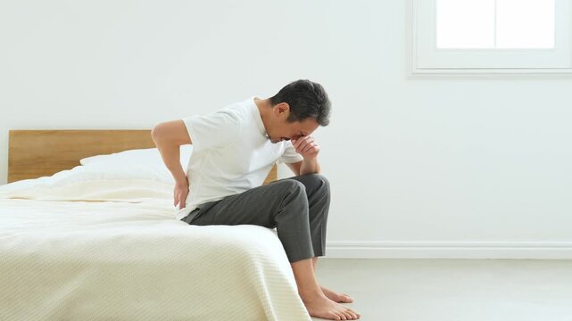 腰痛・腰の痛みに苦しむ中高年男性