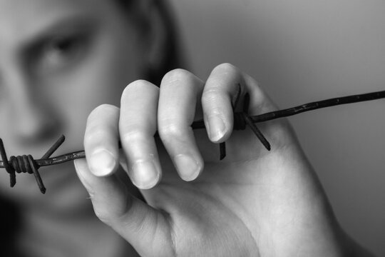 Image of suffering child, representing war trauma and crisis.