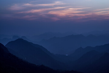 Naklejka premium Twilight at Yueqing Mountain Top