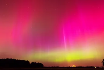 Fototapeten Pink pink aurora borealis  © Filip
