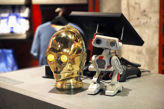 Star Wars robot  displayed inside a themed store.  C-3PO Citripio	