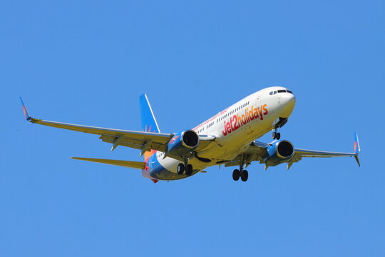 Jet2holidays, Boeing 737, on final approach into London Stansted Airport, Essex, UK on 24th April 2026
