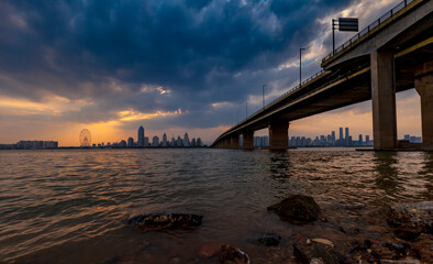 Obraz premium bridge at sunset