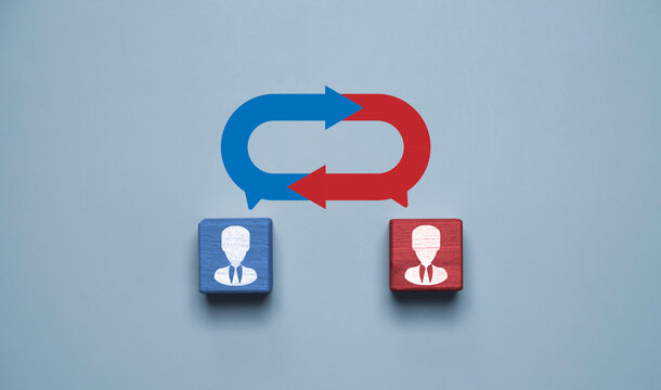 Feedback and communication concept with two user icons and exchange arrows for performance review, customer feedback, collaboration, opinion sharing, and continuous improvement in business processes