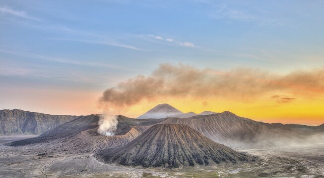 Sunset, smoking volcano Gunung Bromo, Mount Batok in front, Mount Kursi at back, Mount Gunung Semeru, Bromo Tengger Semeru National Park, Java, Indonesia