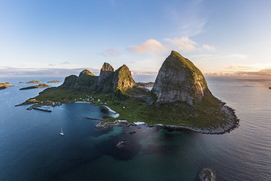 Tr&aelig;na Island, Traena, Sanna, Helgeland Coast, Nordland, Norway