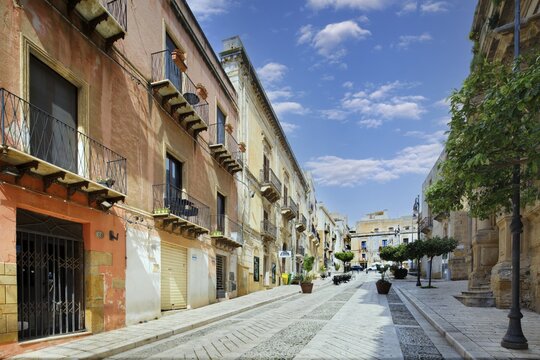 Via Roma, picturesque, pedestrian zone, right town hall, 17th century, historic center, old town, Sciacca, port town, thermal spa, Agrigento Free Community Consortium, Sicily region, Italy, Mediterranean
