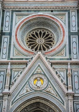 Marble fa&ccedil;ade of Florence Cathedral, Cattedrale di Santa Maria del Fiore, UNESCO World Heritage Site, Florence, Tuscany, Italy
