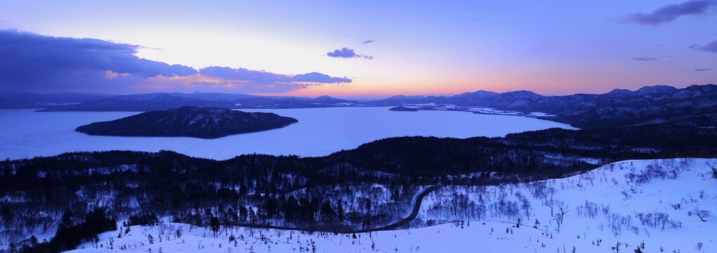Lake Kussharo at dawn, from the pass, Akan-Nationalpark, Bihoro, Hokkaido, Japan