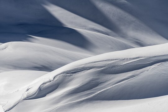 Mountain slope, snow surface with structures, Gramais, Lechtal, Tyrol, Austria