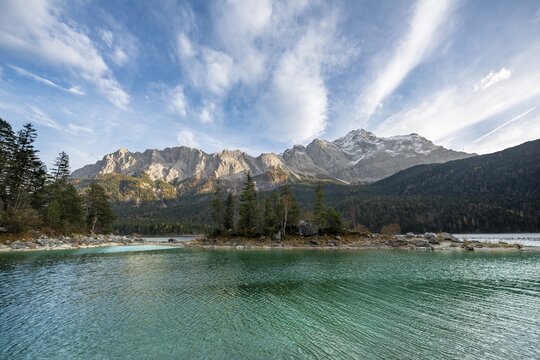 Eibsee lake with Zugspitze massif and Zugspitze, Wetterstein mountains, near Grainau, Upper Bavaria, Bavaria, Germany
