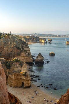 Ponta da Piedade, beach Praia do Camilo, rugged rocky coast of sandstone, rock formations in the sea, Algarve, Lagos, Portugal