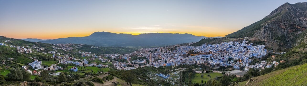 Viewpoint, evening mood, overlooking the medina of Chefchaouen, Chaouen, Tangier-T&eacute;touan, Morocco