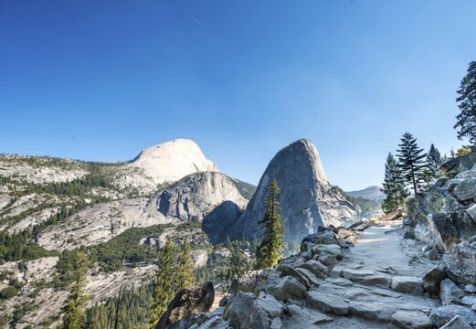 Trail to Glacier Point, Outlook on Liberty Cap, Mt. Broderick and Half Dome, Yosemite National Park, California, USA