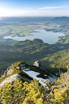 View of Lake Lake Kochel and the foothills of the Alps, Upper Bavaria, Bavaria, Germany