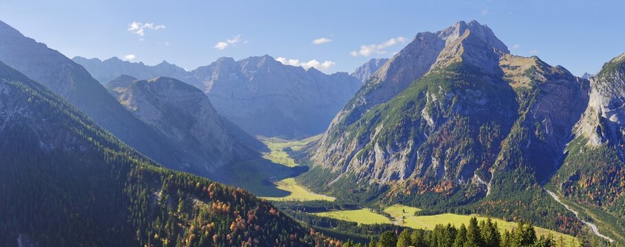 View to Eng Alm and Gro&szlig;er Ahornboden, Hasentalalm, Engtal, Karwendel, Pertisau, Hinterri&szlig;, Tyrol, Austria