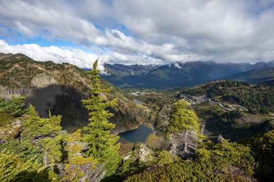 View from Table Mountain to Bagley Lakes, Mt. Baker-Snoqualmie National Forest, Washington, USA