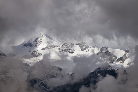 &Ouml;tztal mountains with clouds sky, S&ouml;lden, &Ouml;tztal, Tyrol, Austria