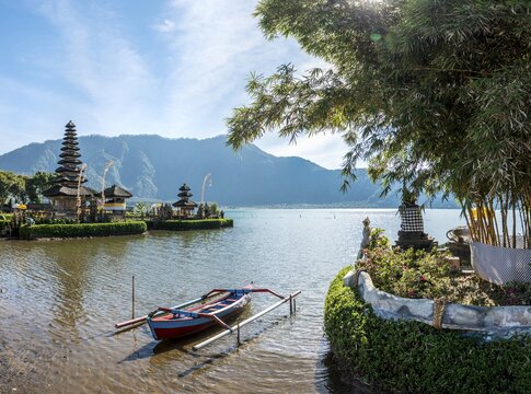 Boat at the Buddhist water temple Pura Ulun Danu Bratan, Bratan Lake, Bali, Indonesia