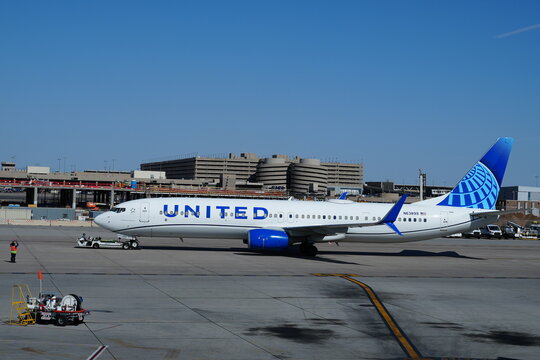 United Airlines airplane at Phoenix Sky Harbor International Airport, Arizona 