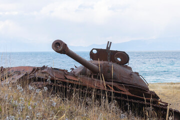 Obraz premium Old rusty soviet panzer . Kunashir Island. Southern Kuriles