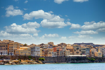 Obraz premium Panoramic View of Corfu Old Town Waterfront and Venetian Architecture in Greece