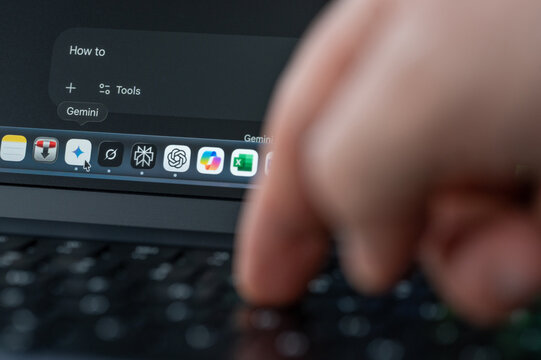 Type new promt in Google Gemini assistant
