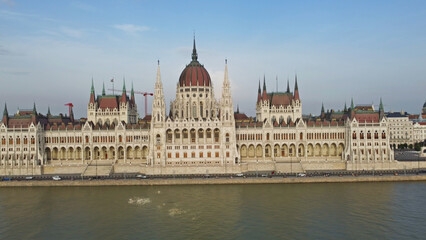 Naklejka premium Hungarian Parliament building on Danube river
