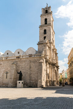 Cuba, Havana.  The Cathedral of St Francis of Assisi (Basilica of San Francisco de As&iacute;s) in old Havana