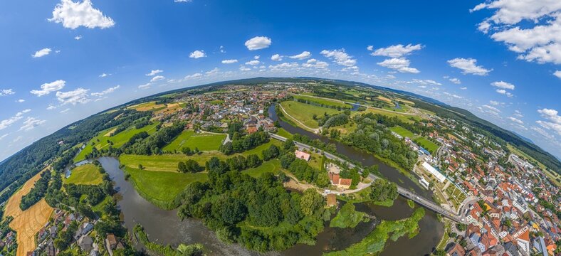Das Regental bei Roding im westlichen Kreis Cham in der Oberpfalz aus der Vogelperspektive